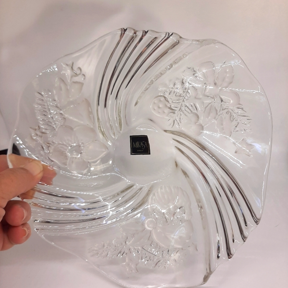 Mikasa Frosted Christmas Medley Bon Bon Plate Frosted Glass Germany Santa